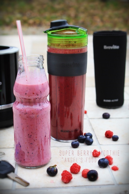 Super Berry Smoothie - Smoothie cu afine, zmeura si merisoare