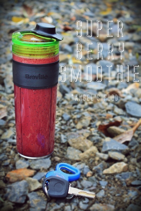 Super Berry Smoothie - Smoothie cu afine, zmeura si merisoare