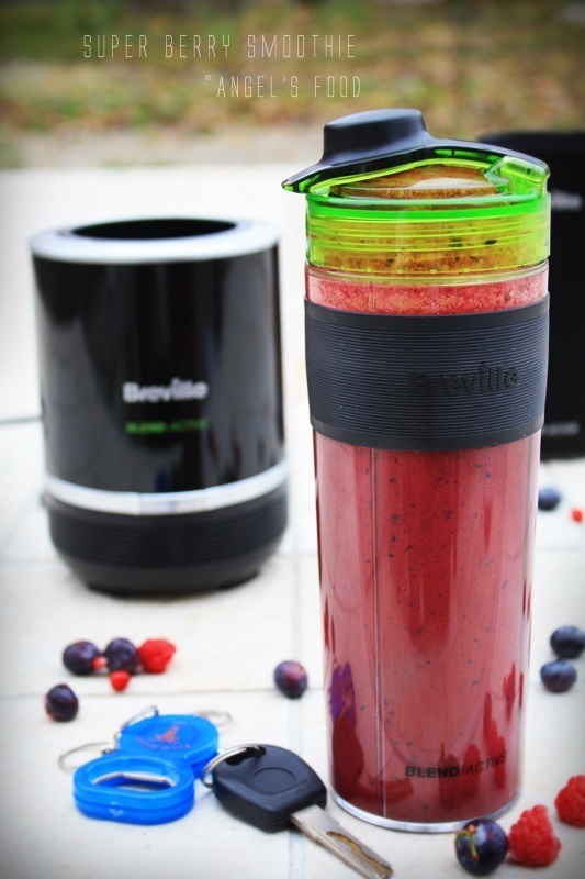 Super Berry Smoothie - Smoothie cu afine, zmeura si merisoare