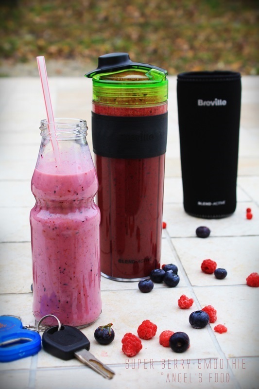 Super Berry Smoothie - Smoothie cu afine, zmeura si merisoare