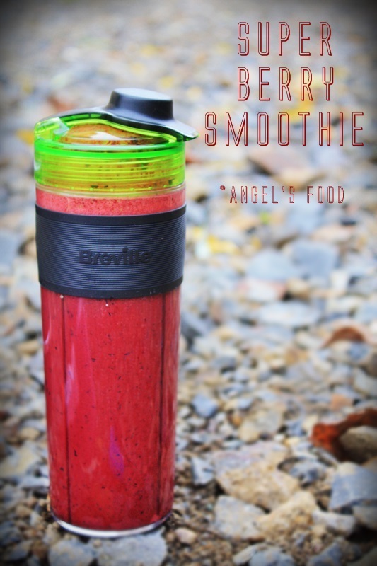 Super Berry Smoothie - Smoothie cu afine, zmeura si merisoare