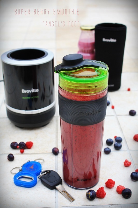 Super Berry Smoothie - Smoothie cu afine, zmeura si merisoare