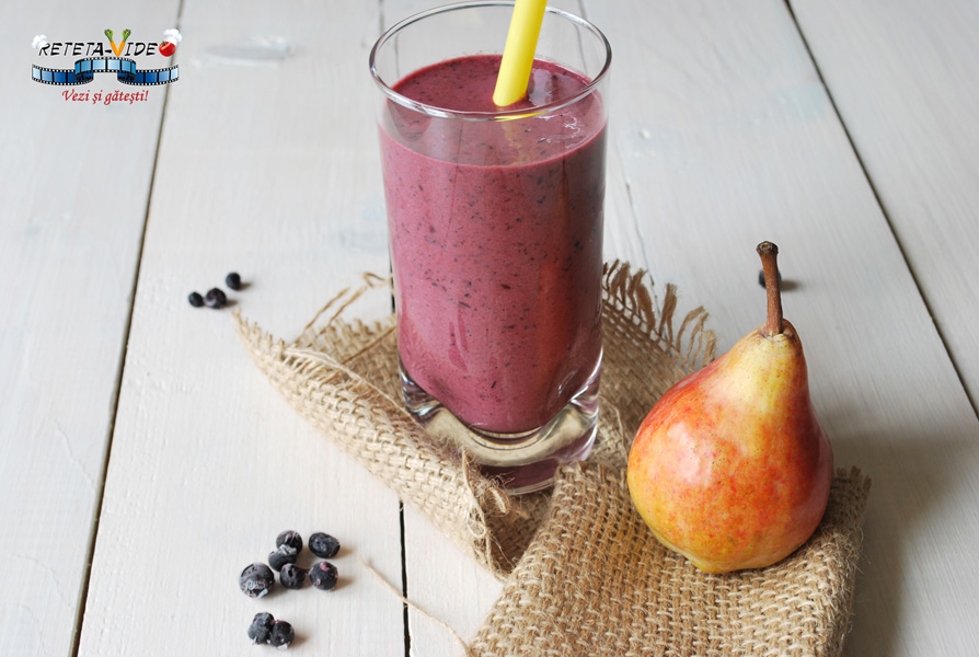 Smoothie cu Pere, Afine si Iaurt