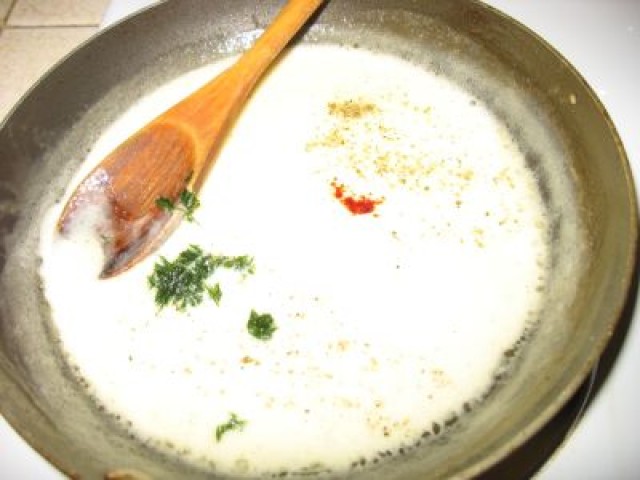 Rulouri de calcan cu mousse de crab si somon