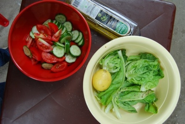 Salata de rosii si castraveti