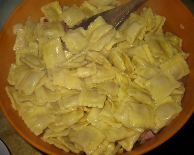 Salata cu ravioli