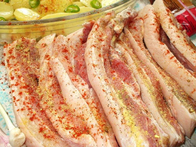 Piept de porc la tava cu ciuperci