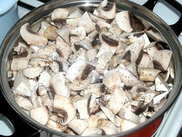 Tocanita de ciuperci cu usturoi