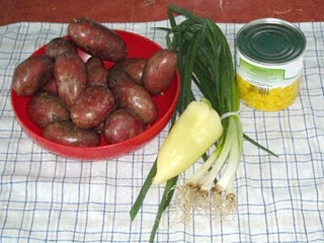 Salata de cartofi cu porumb