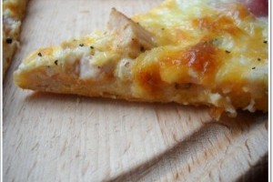 Pizza cu piept de pui si sunca