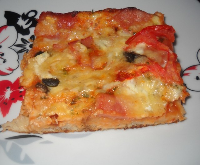 Pizza cu blat de franzela