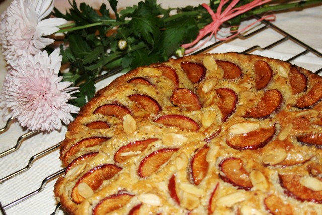 Tarta Bakewell cu prune