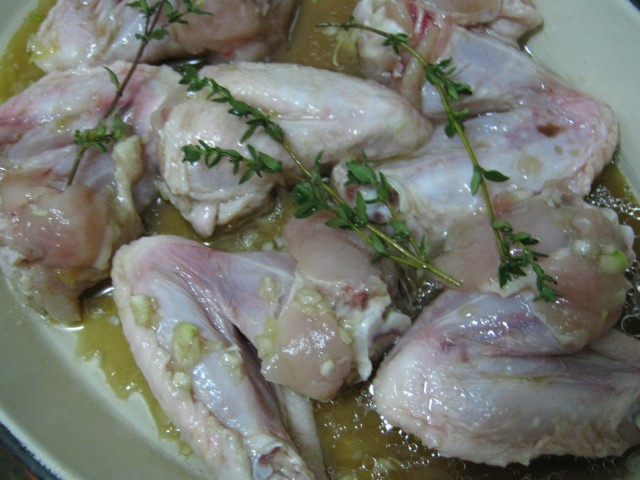 Aripioare de pui marinate