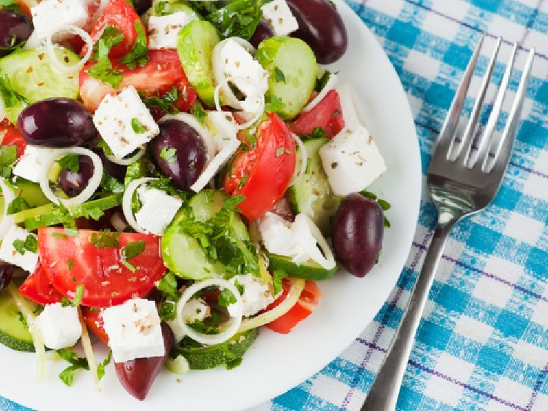 Salata greceasca | Salate de legume | Culinar.RO