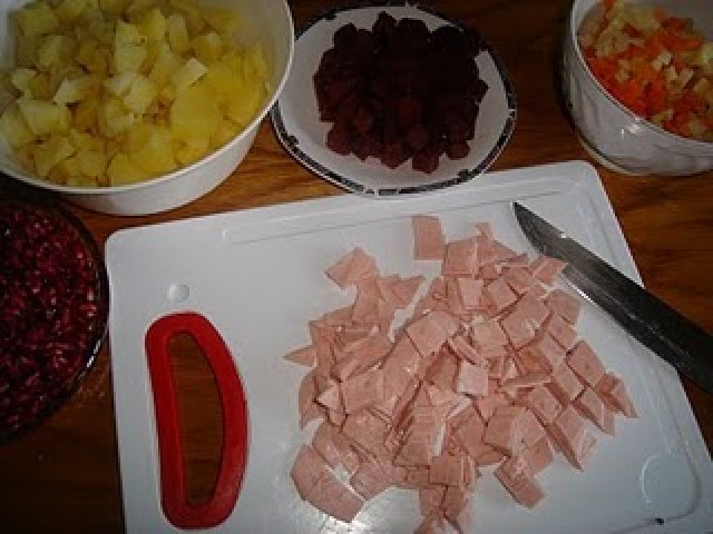 Tort de salata cu rodie