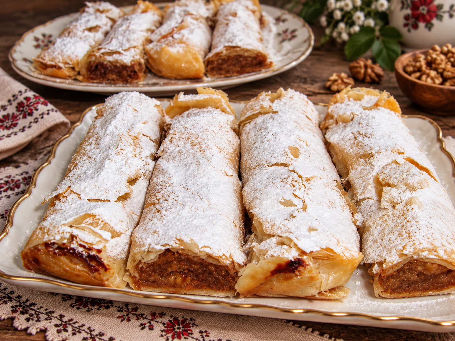 Strudel cu mere si nuca