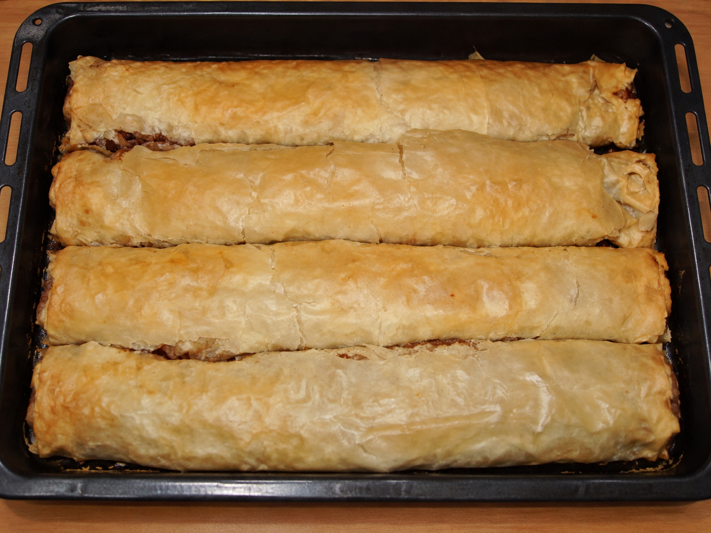 Strudel cu mere si nuca
