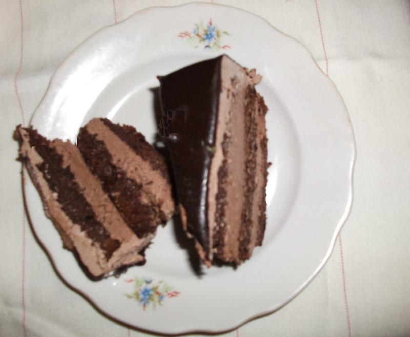 Tort glazurat cu crema de ciocolata