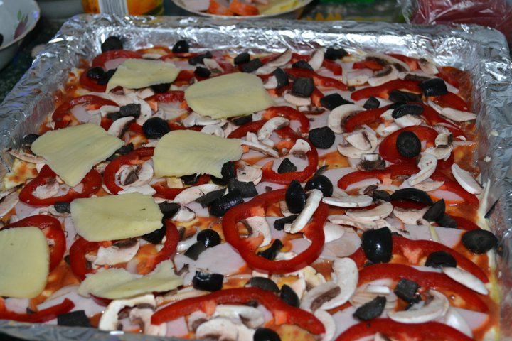 Pizza cu ardei si ciuperci
