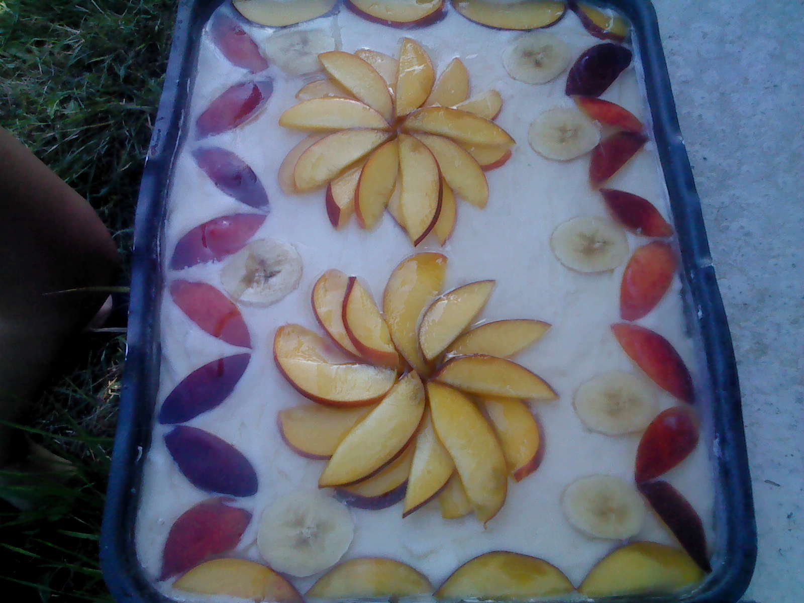 Tarta cu banane si nectarine