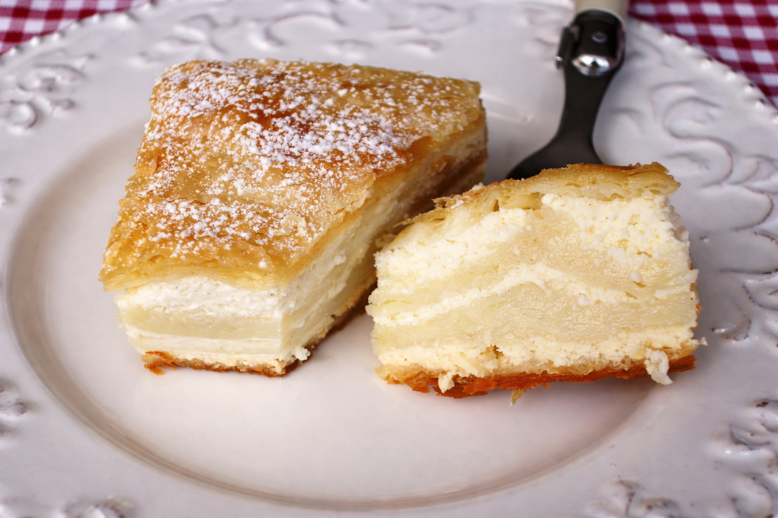 Placinta cu branza dulce si smantana