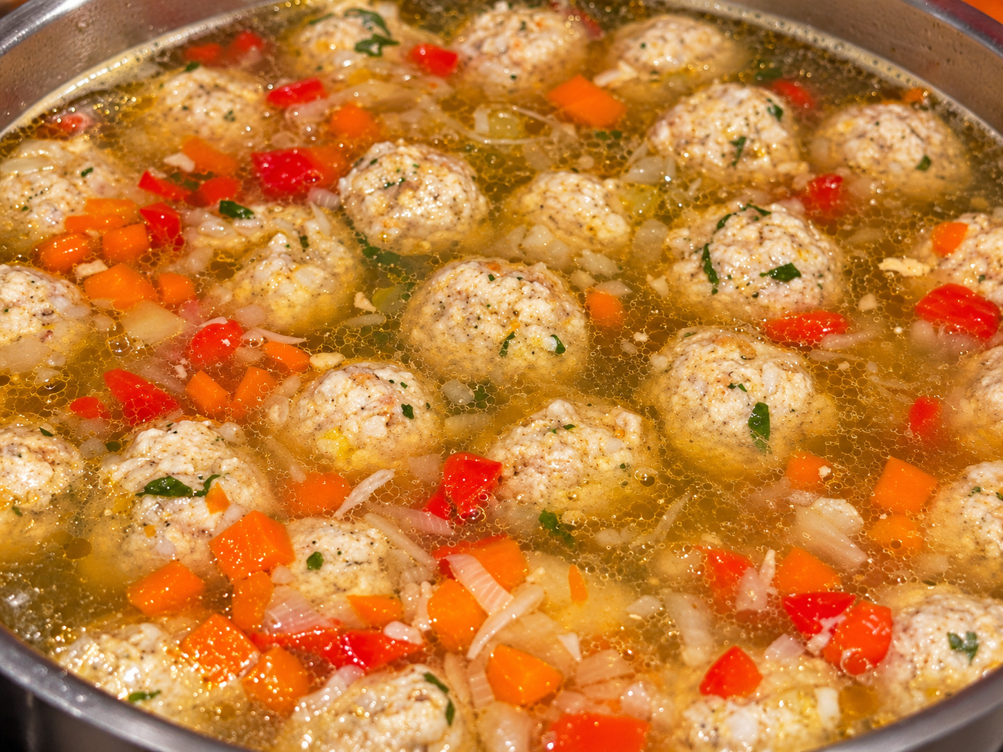 Ciorba de perisoare cu legume si orez