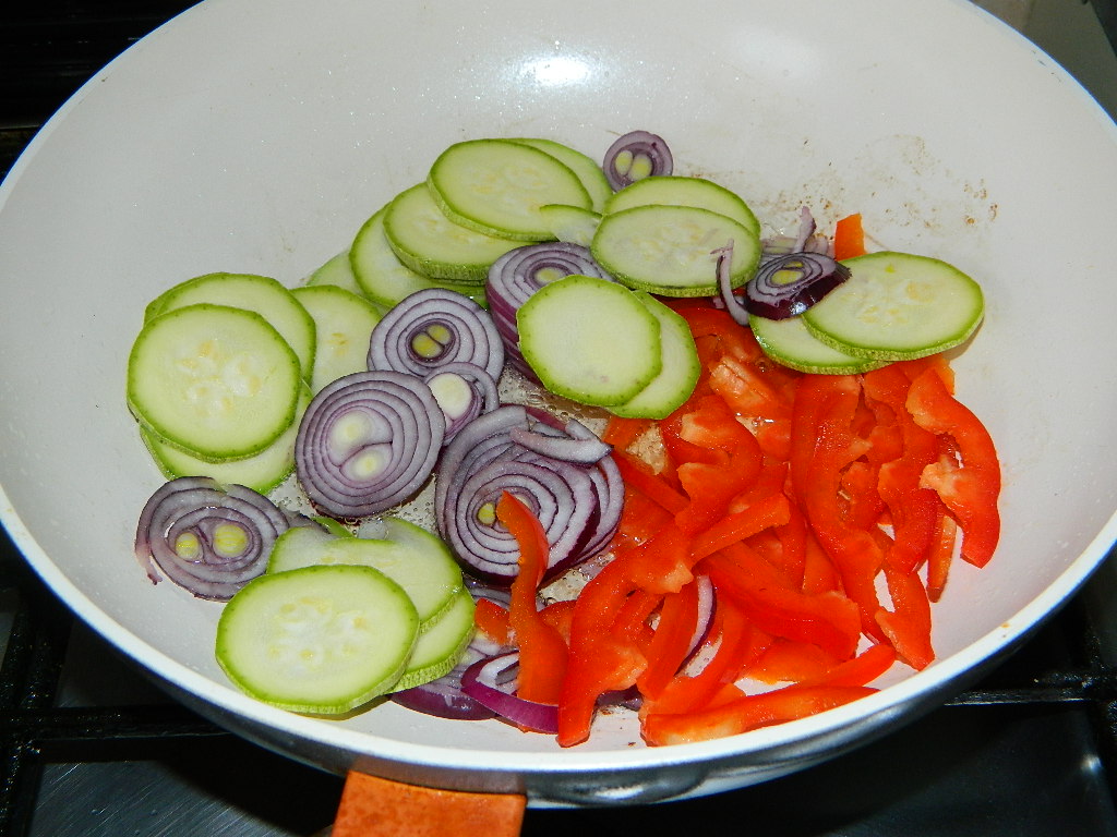 Salata de quinoa cu legume