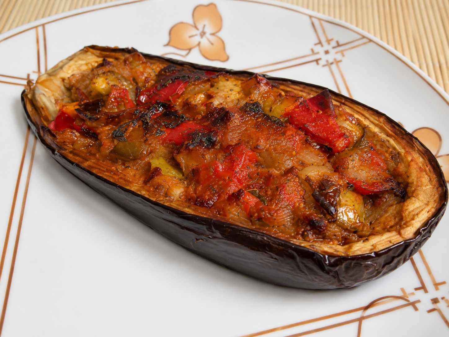 Corabioare din vinete cu legume la cuptor