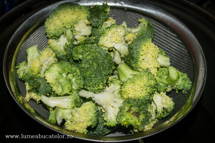 Broccoli cu ardei capia si sos asiatic