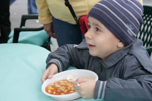 Echipa culinar.ro impreuna cu Uica Mihai au facut cel mai mare minestrone