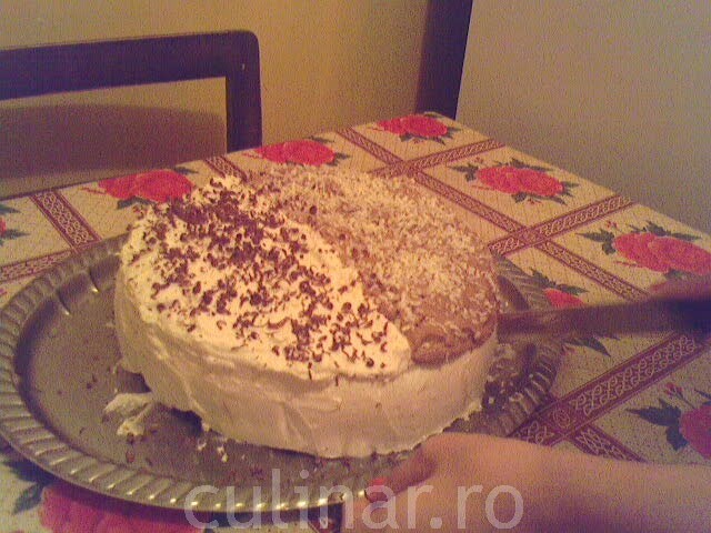 Tort alb-negru
