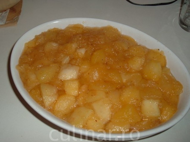 Apple Crumble (mere cu aluat faramitat)