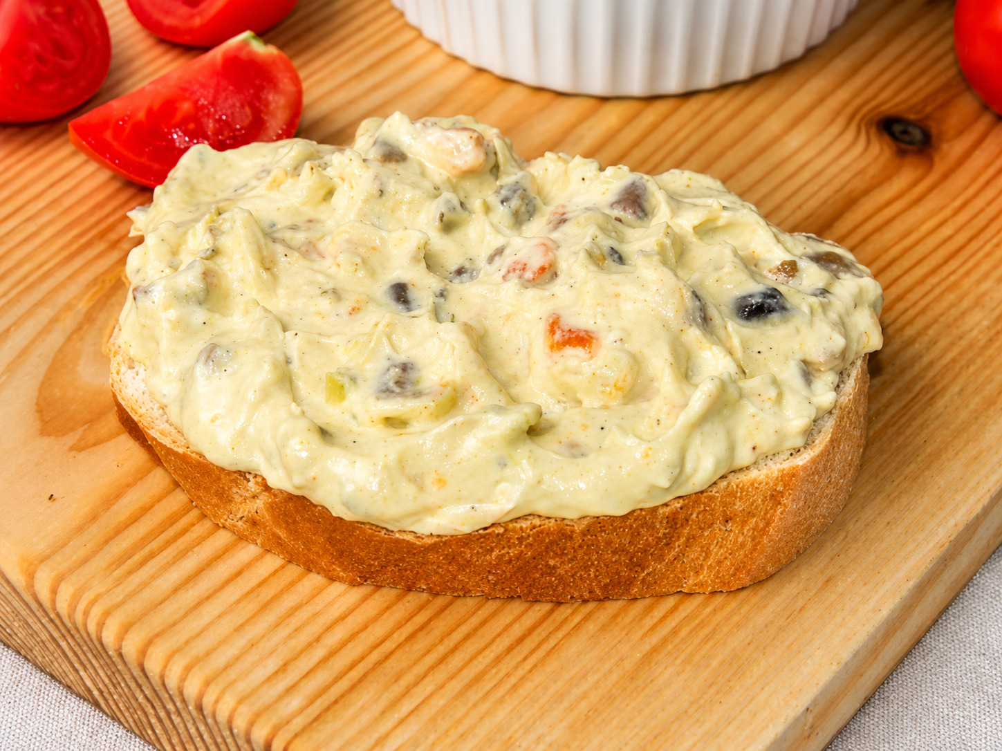 Salata de vinete cu ardei copti si ciuperci