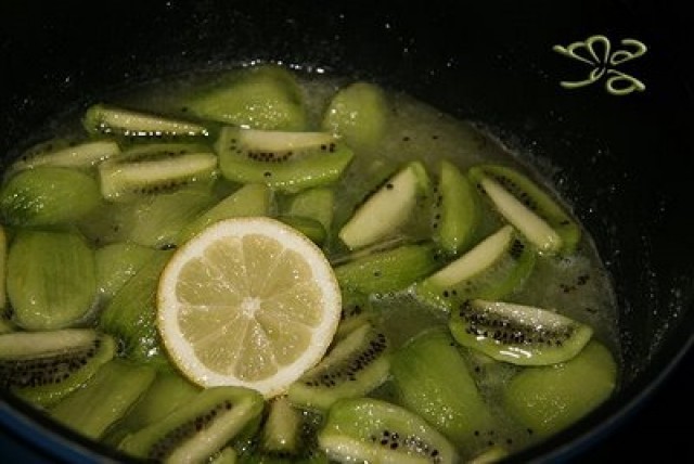 Kiwi in sirop