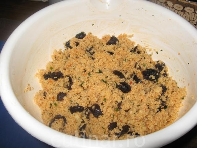 Rulouri de carne cu garnitura de couscous