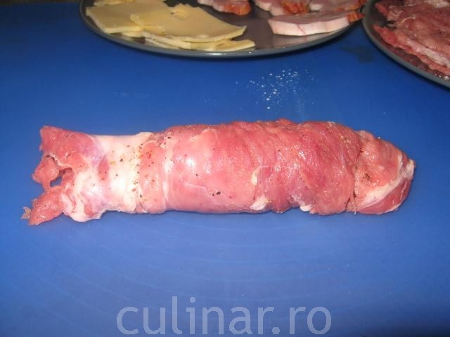 Rulouri de carne cu cascaval si kaizer