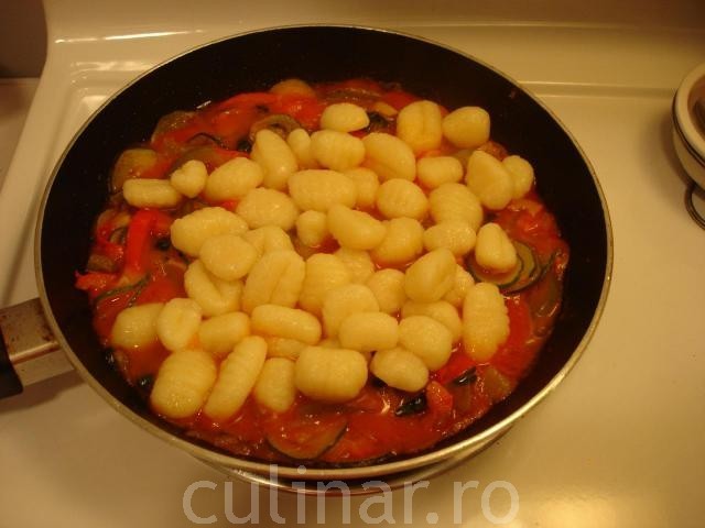 Gnocchi gratin cu legume