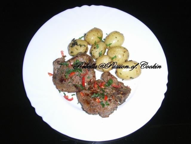 Lamb chops (cotlete de miel)