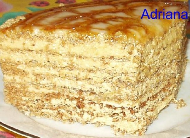 Tort delicios de zahar ars de Didi Balmez