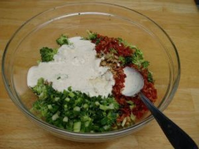Salata de broccoli