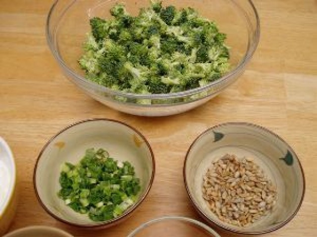 Salata de broccoli