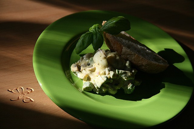 Salata de oua cu sparanghel si ciuperci