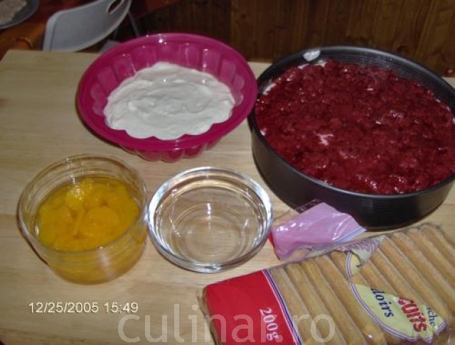 Tort cu zmeura