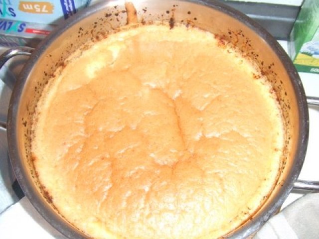 Tort de mere intregi cu crema de zahar ars