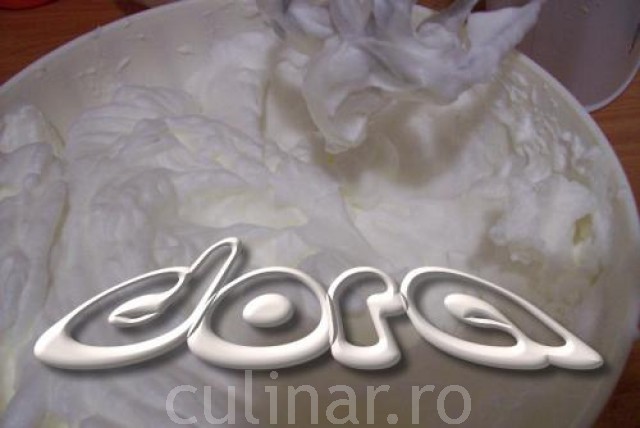 Tort de ciocolata Dora