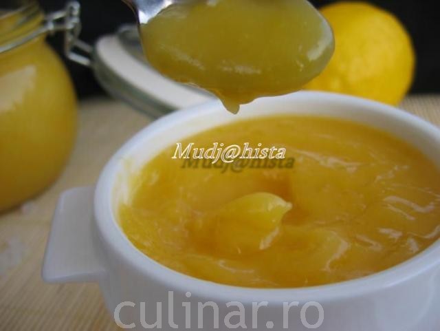 Peltea de lamai (Lemon curd)