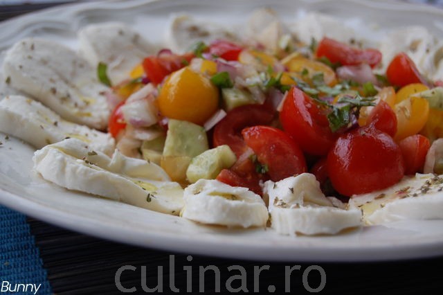 Salata de vara cu mozzarella