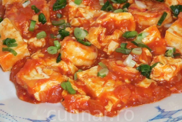 Creveti si tofu in sos chili