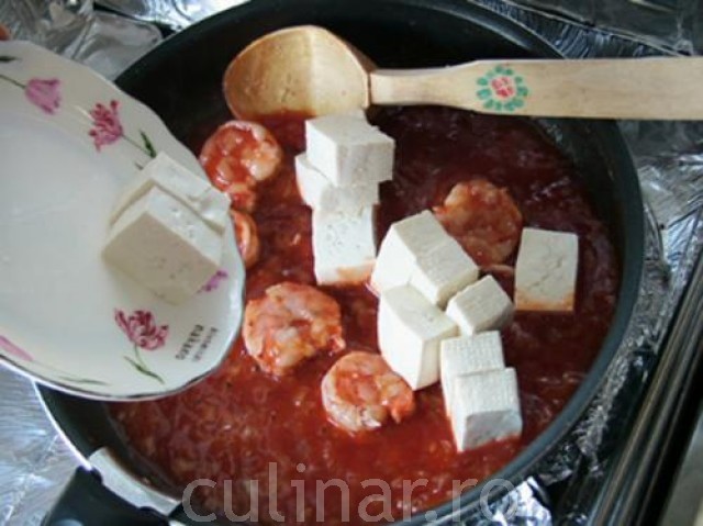 Creveti si tofu in sos chili