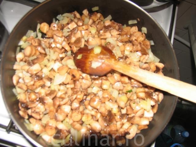 Pilaf de grau cu ciuperci